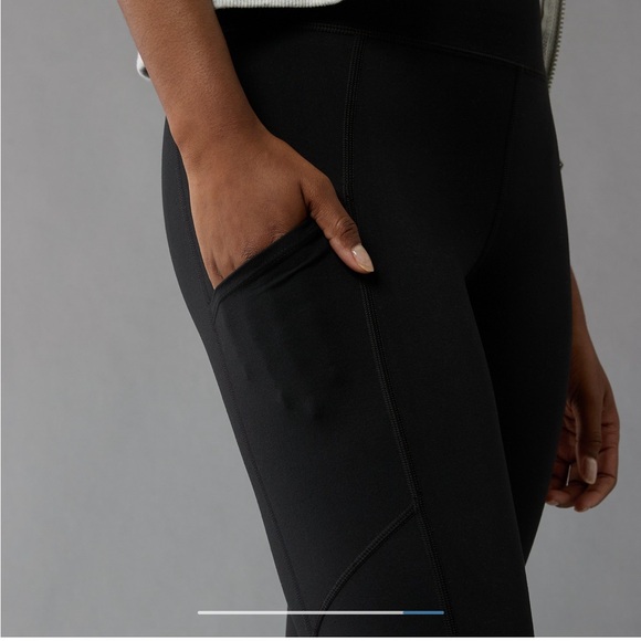 American Eagle Everything Pocket Legging - Picture 2 of 10
